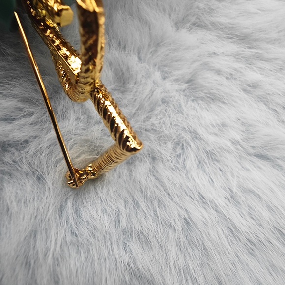 Yves Saint Laurent gold brooch for women - Picture 4 of 5